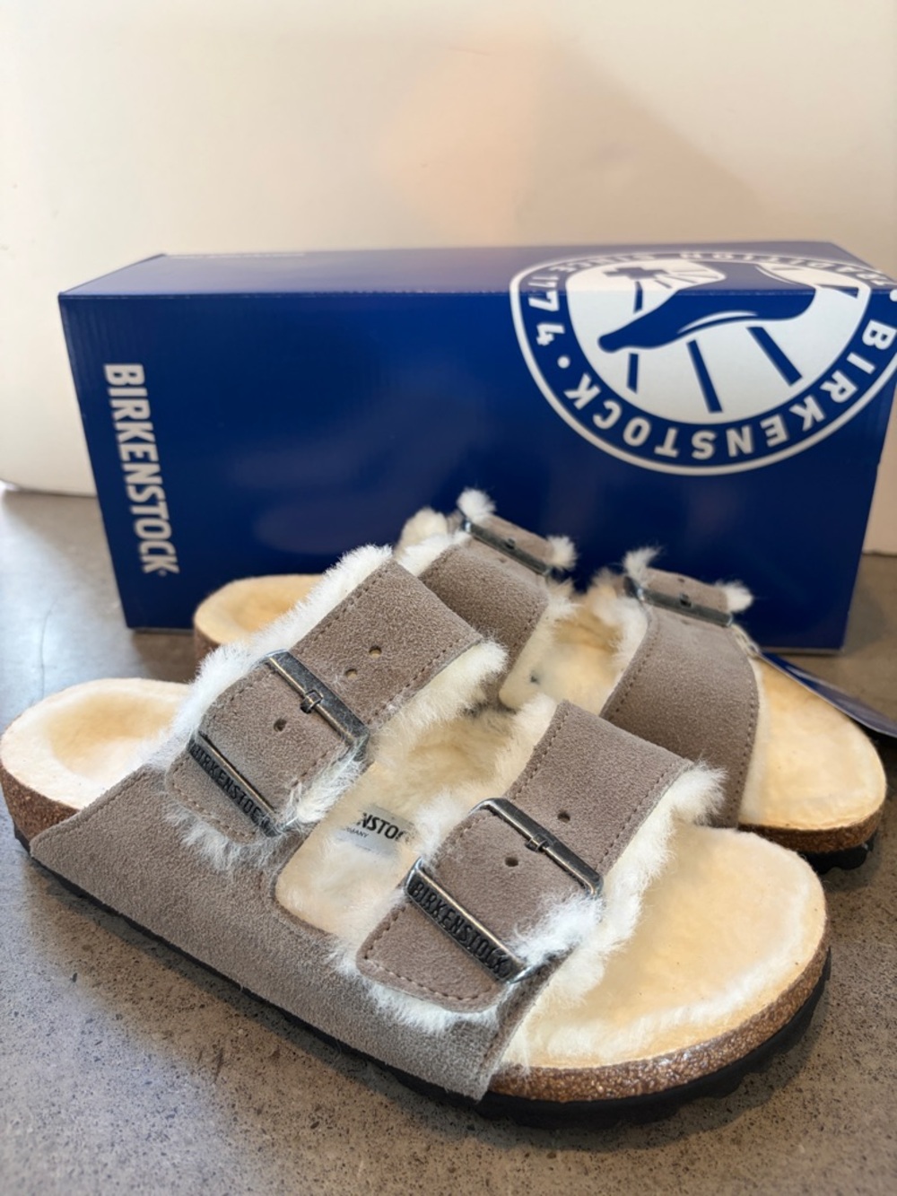 NIB Birkenstock stone coin Arizona Shearling Double-Buckle Sandals NWT